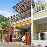 Oyo 90786 De Campus Homestay Syariah