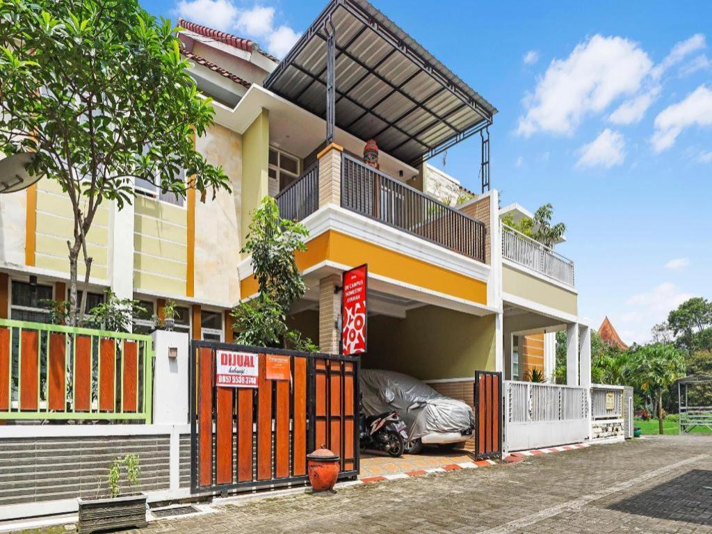 Oyo 90786 De Campus Syariah