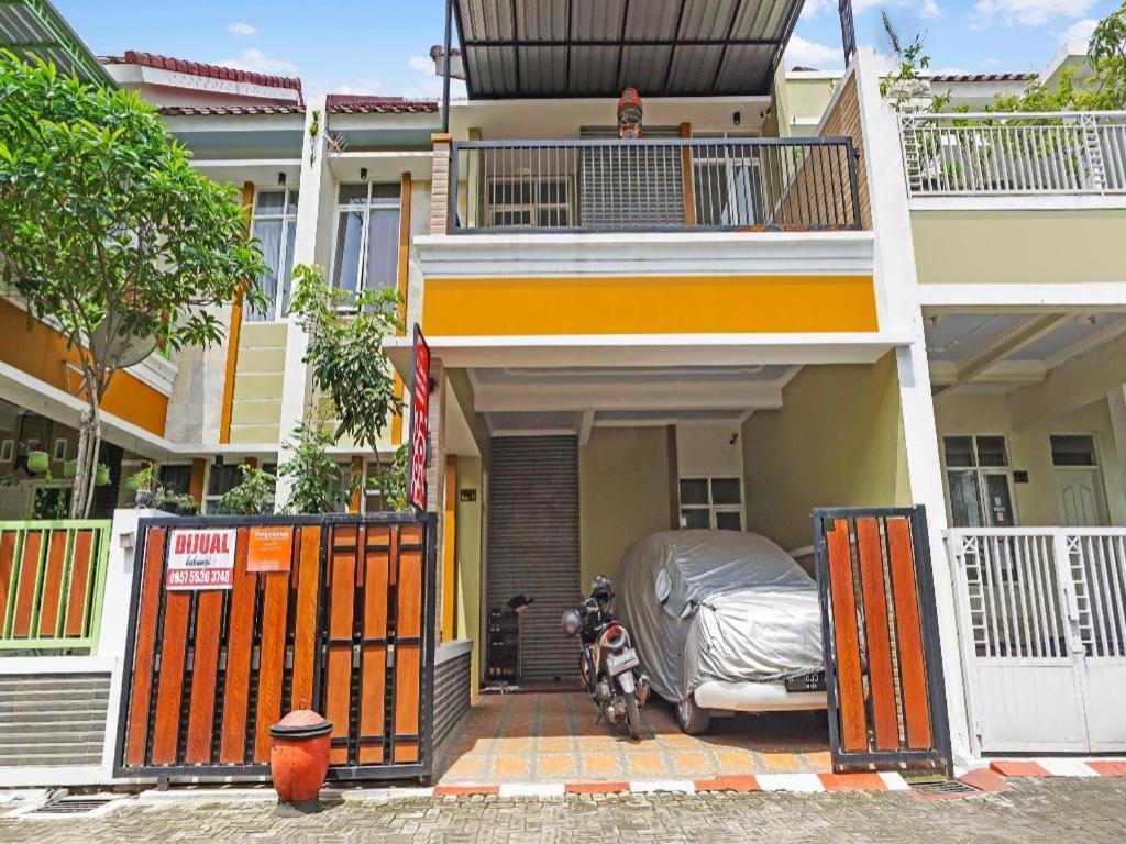 Oyo 90786 De Campus Syariah Hotel
