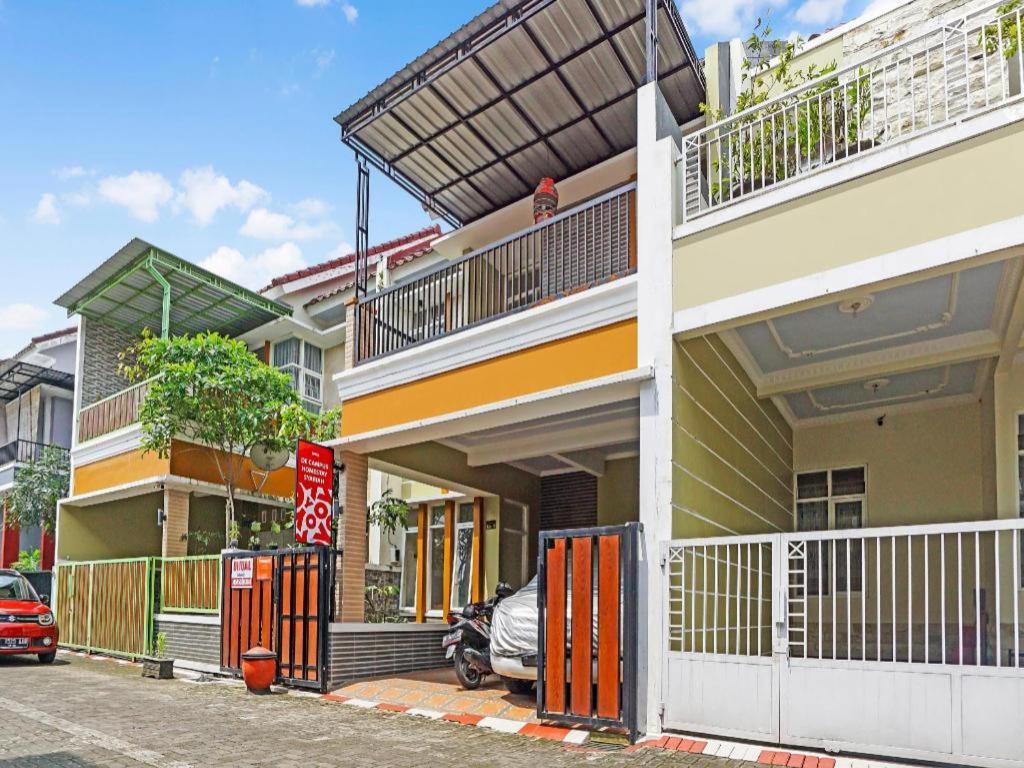 Oyo 90786 De Campus Syariah